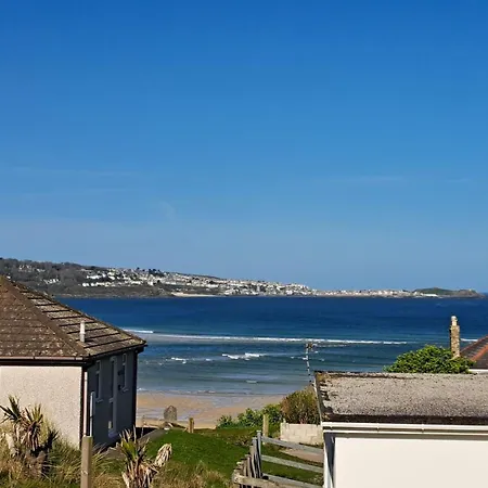 B52 Oyster, Riviere Towans Holiday home *